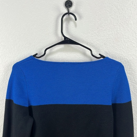Ann Taylor Women’s Blue and Black Colorblock Sweater Long Bell Sleeves Sz M Chic - Picture 8 of 8